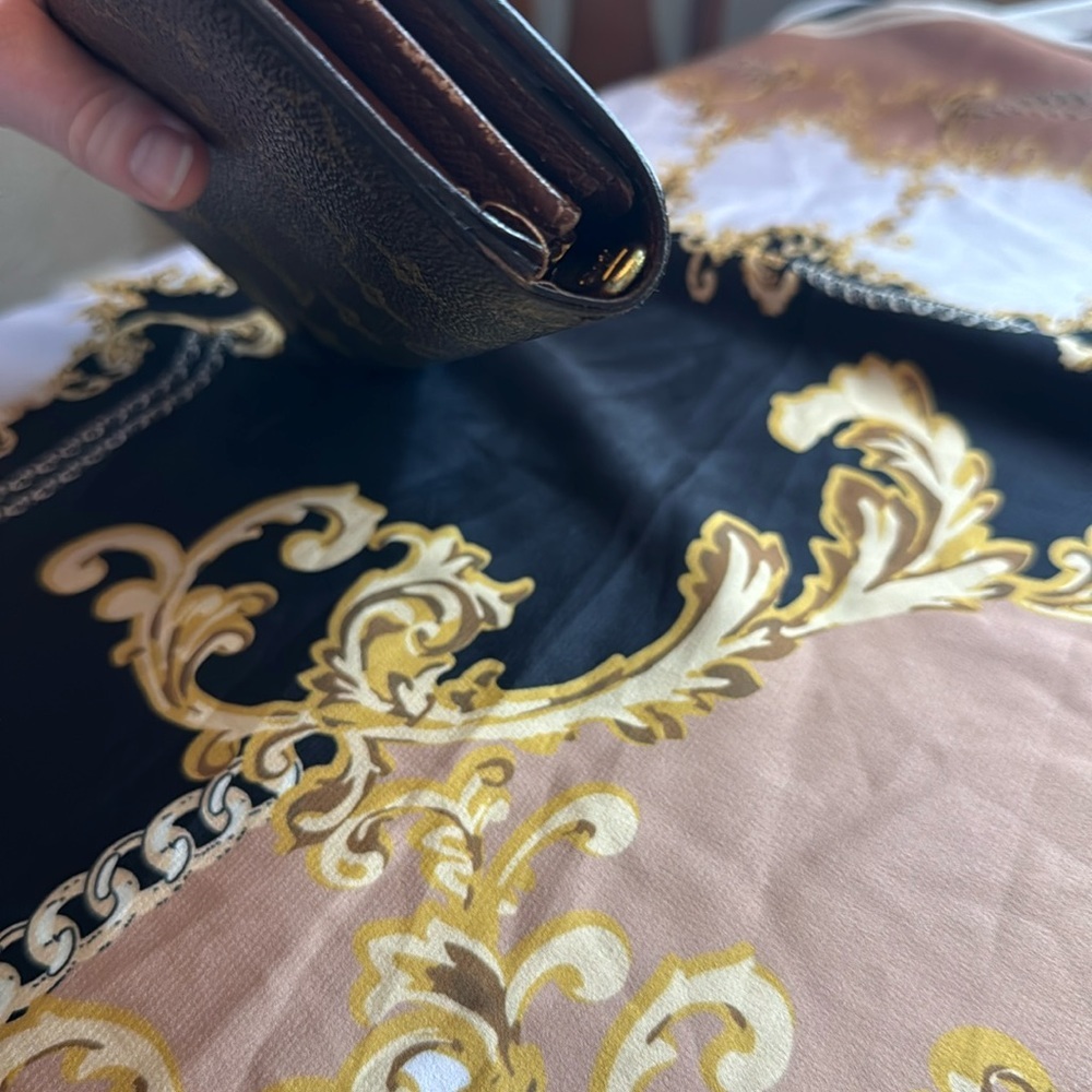 Louis Vuitton Sarah Wallet - Picture 14 of 14